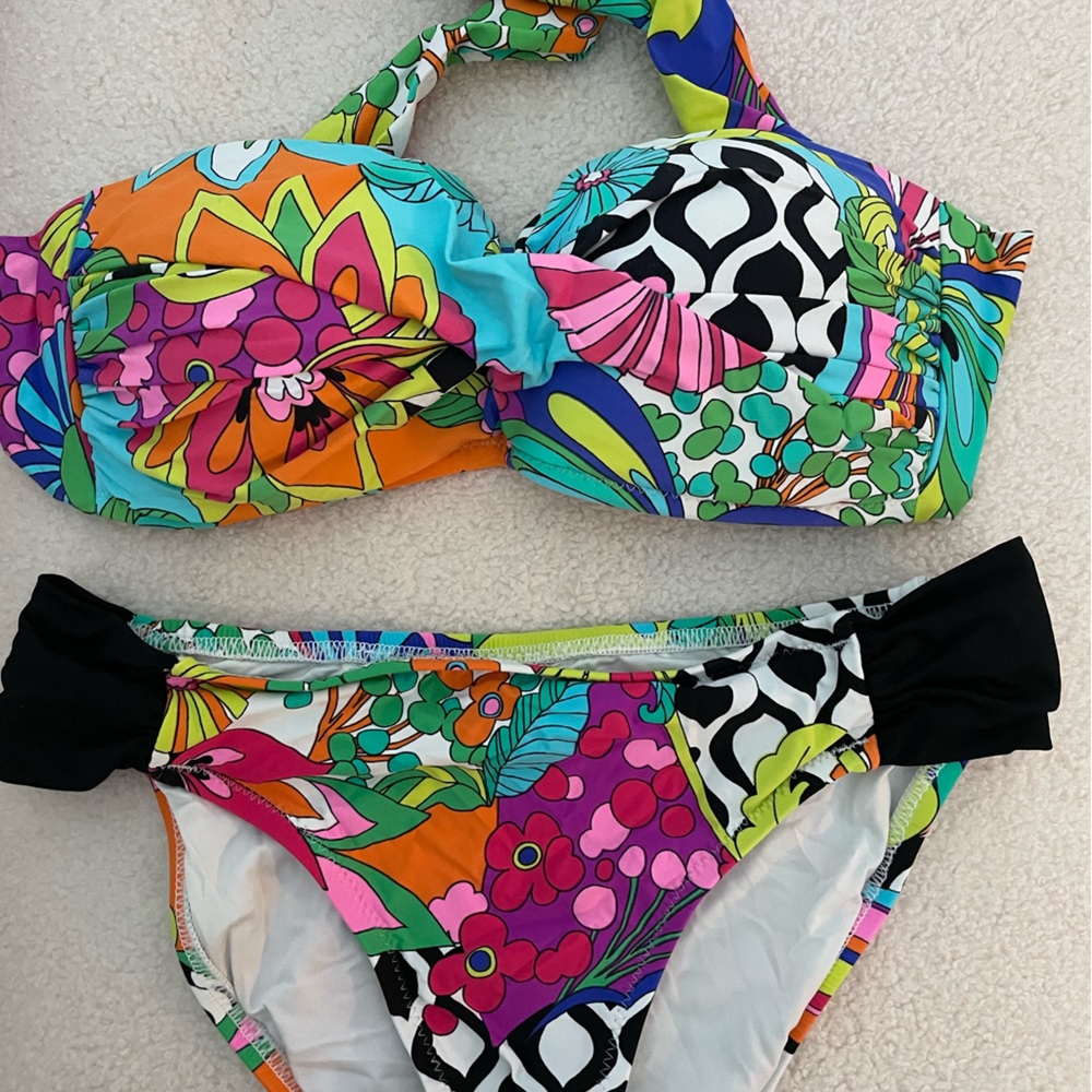 Trina Turk 2 piece bathing suit